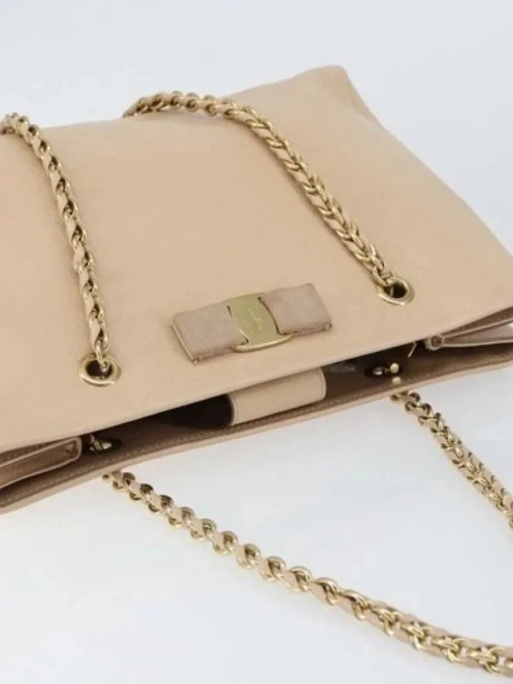 Salvatore Ferragamo Shoulder Bag Leather Gold Beige Auth ka111